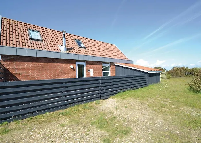 Cozy Home In Hvide Sande With Wifi